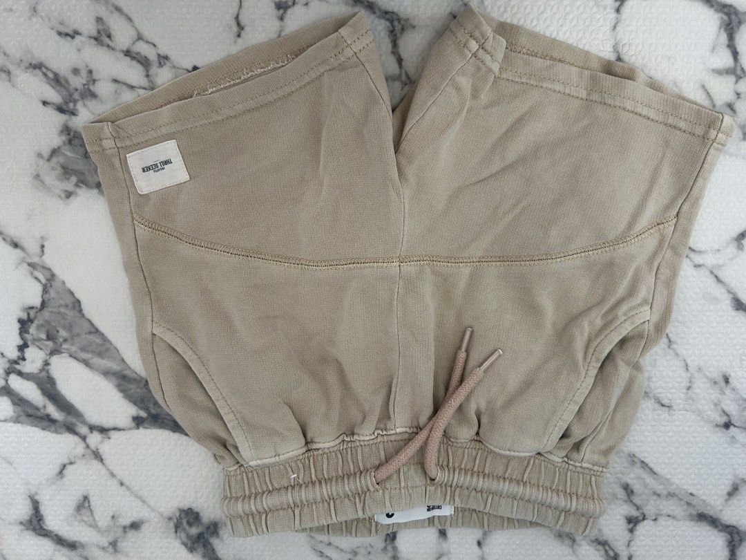Cotton shorts for kids (Category: Babies & Kids Fashion) located in Binan City. Submitted by carol2829 (Listing ID 1441025389, Image 1). Description: cottonon shorts lighly used for 3 years old.