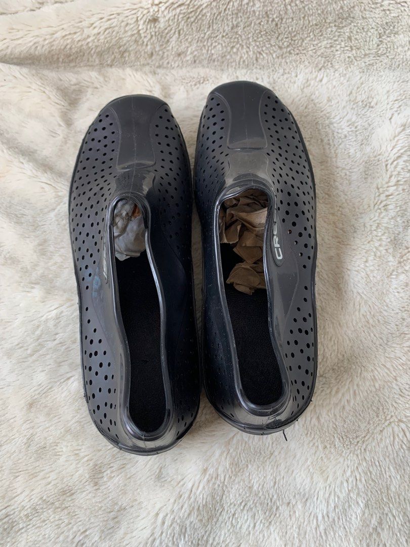 Cressi Jelly beach shoes (Category: Slippers and slides) located in Taguig. Submitted by madisam (Listing ID 1440952206, Image 3). Description: brand new 24 CM .