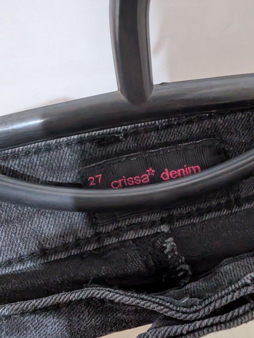 Crizza Denim Skinny Black Jeans (Category: Jeans) located in Batangas. Submitted by psmingming (Listing ID 1441113997, Image 3). Description: Size 27 ☺️.