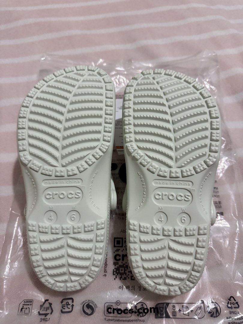 Crocs Classic Clog in Mint Tint M4W6 (Category: Sandals) located in Paranaque City. Submitted by lovelea (Listing ID 1441075333, Image 3). Description: Completely new! With tag and Crocs eco bag. Size 6 in Women and 4 in Men Rfs: extra crocs; decluttering Loc: Parañaque .