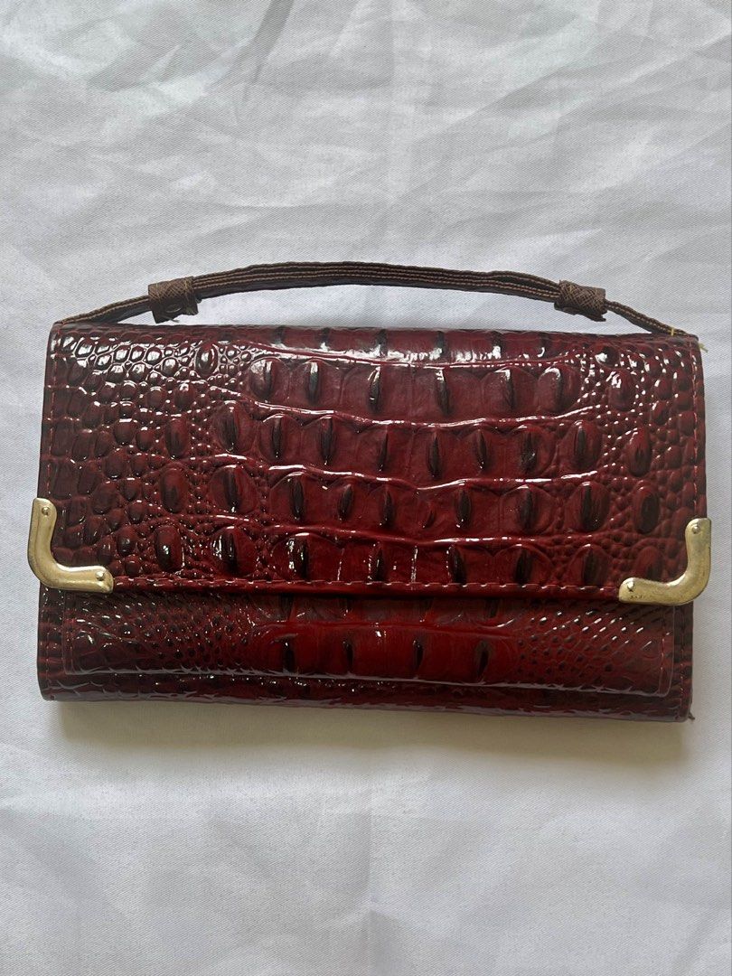 Dark Red Crocodile Embossed Wallet Clutch with Handle (Category: Luxury Bags & Wallets) located in Mandaluyong City. Submitted by lysfiles (Listing ID 1440992068, Image 1). Description: 🔎 preloved and in good condition 📩 pls message me for more pics!.