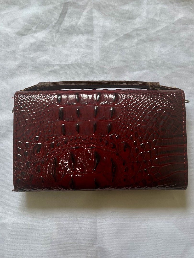 Dark Red Crocodile Embossed Wallet Clutch with Handle (Category: Luxury Bags & Wallets) located in Mandaluyong City. Submitted by lysfiles (Listing ID 1440992068, Image 2). Description: 🔎 preloved and in good condition 📩 pls message me for more pics!.