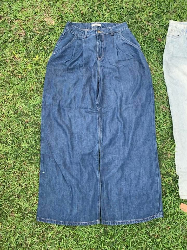 Dark Wash Denim baggy pants (Category: Jeans) located in Santa Rosa. Submitted by thriftnipups (Listing ID 1441122409, Image 1). Description: T platform baggy pants PSG OUT W: 31 Thigh: 13 Lenght: 41.5 Hem: 11.5 Semi hard No issue SOLID x FAV P350 + SF Santa rosa laguna loc open for mertup/walk in.