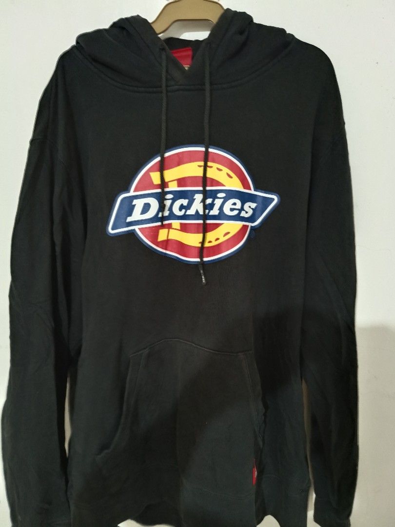 Dickies Black Hoodie XXL (Category: Hoodies) located in Cainta. Submitted by zepseven7 (Listing ID 1441007393, Image 1). Description: - Classic black Dickies hoodie - Features iconic Dickies logo on the front - Made from 100% cotton - Size XXL - Perfect for casual wear.