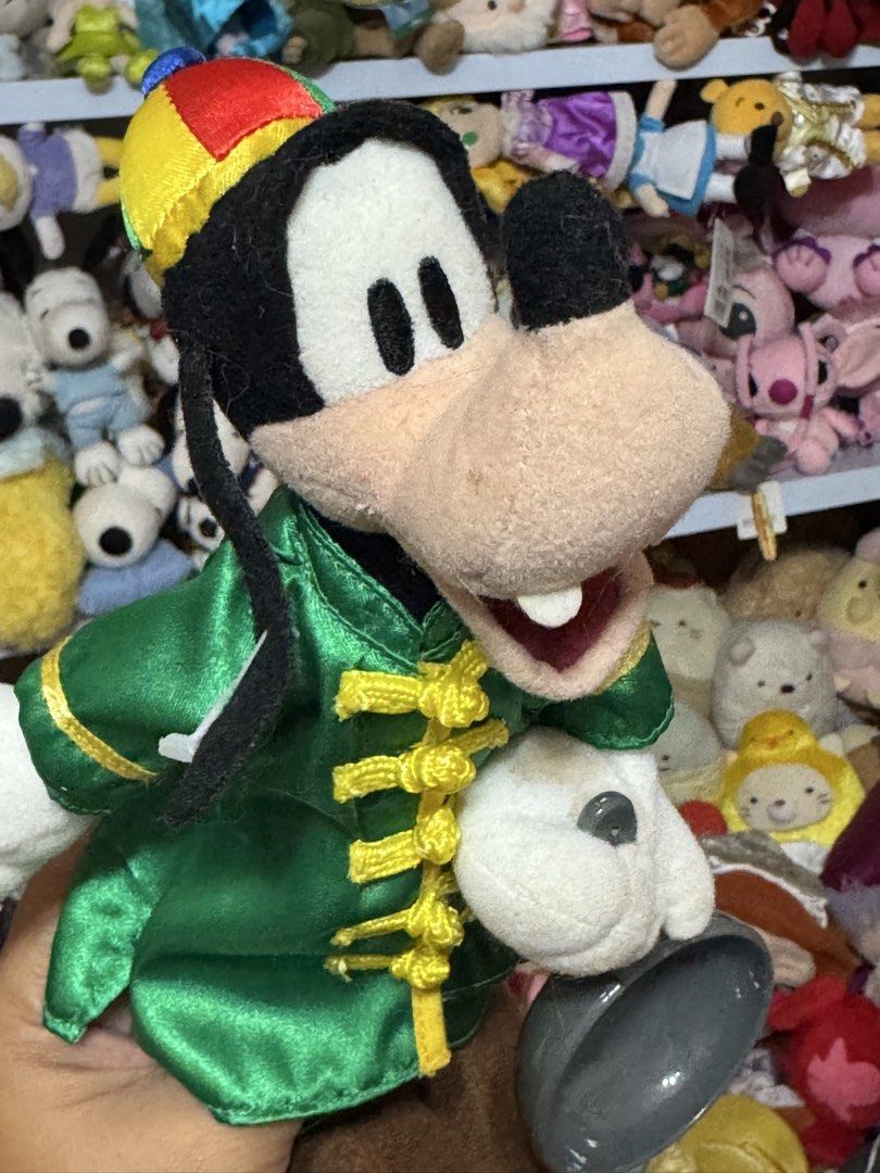 Disney Goofy Wok Chef Plushie (Category: Plushies & Soft Toys) located in Antipolo. Submitted by bhabiegraciefashionlab (Listing ID 1441064019, Image 3). Description: .