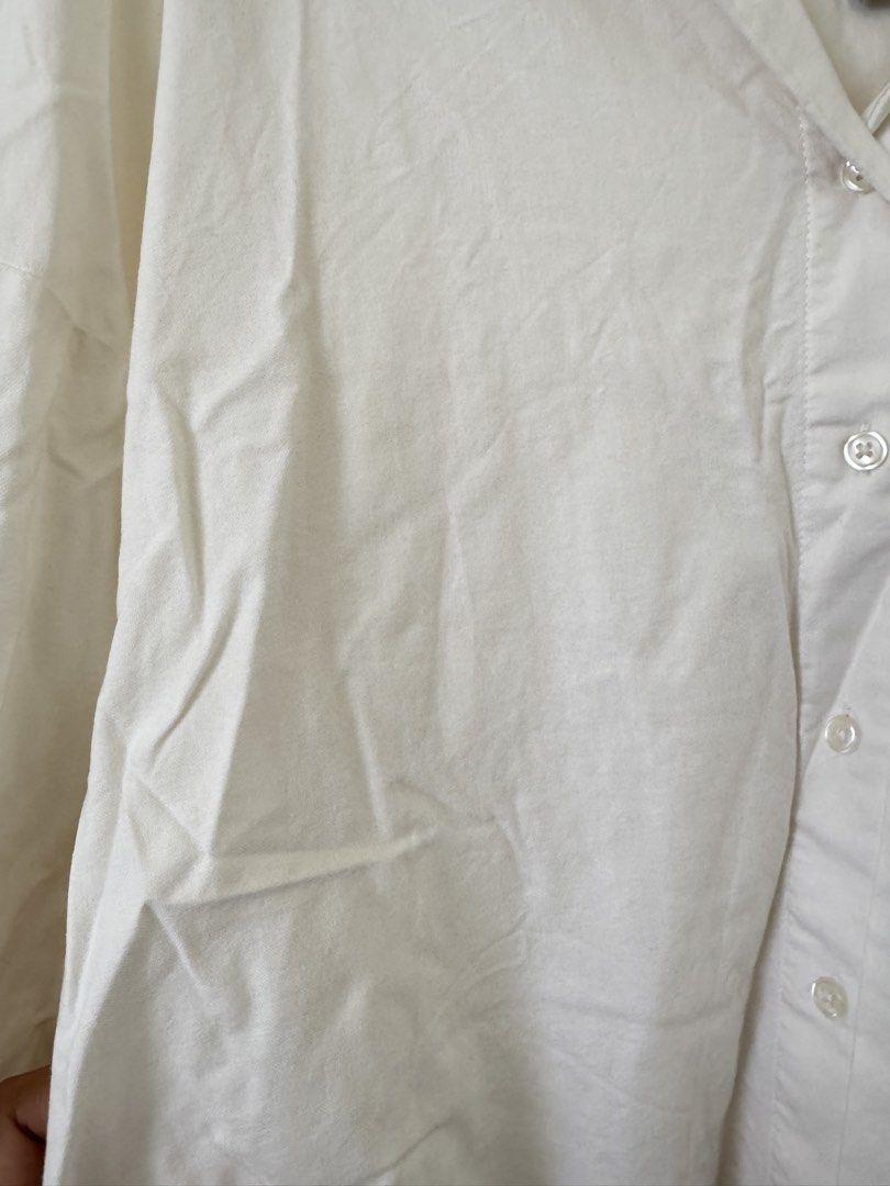 Forever 21 White Oversized Button-Up Shirt XL (Category: Shirts) located in Mandaluyong City. Submitted by trinket.ph (Listing ID 1440964670, Image 3). Description: - Off White oversized button-up shirt - Brand: Forever 21 - Size: XL (Relaxed fit) - Ideal for layering or wearing on its own - Easy to style for casual or smart-casual looks - Please check photos for exact shade and details.