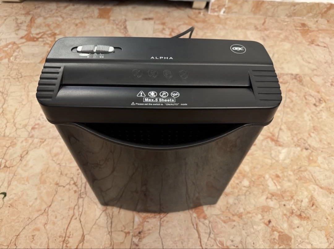 GBC Papar Shredder469162889566627840