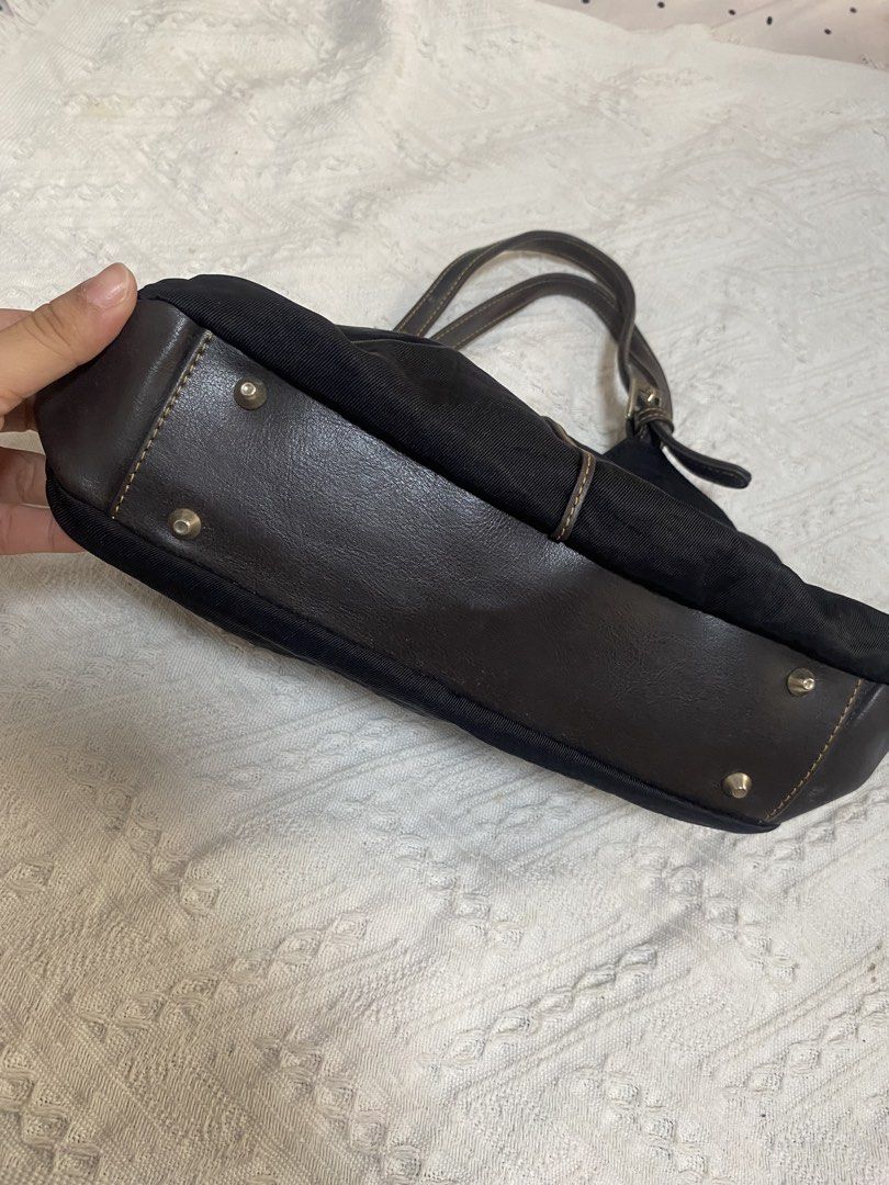 Gianni Valentino Black Shoulder Bag (Category: Luxury Bags & Wallets) located in Naga. Submitted by ejdurante17 (Listing ID 1441017463, Image 3). Description: Excellent condition MOP: Gcash / Maya / BDO / BPI J&T door to door shipping NO COD, PAYMENT FIRST. .