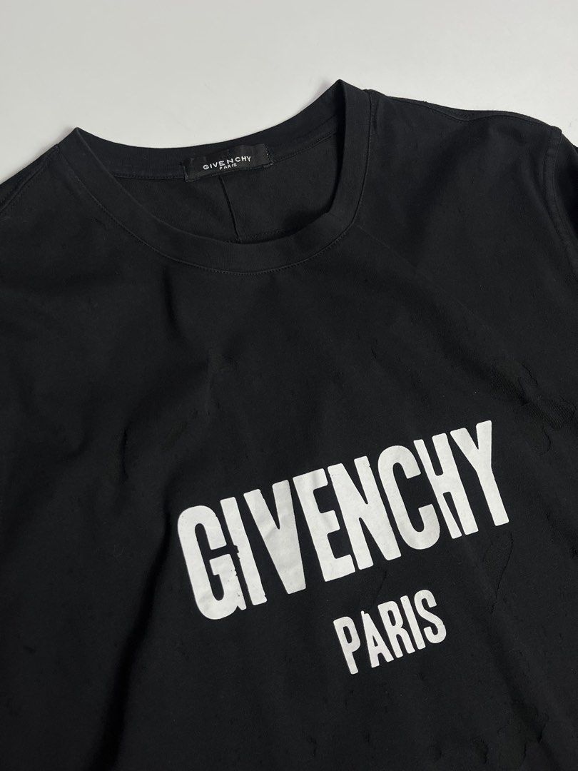 Givenchy paris (Category: Tshirts & Polo Shirts ) located in Lipa City. Submitted by _thriftitcloud (Listing ID 1441106175, Image 2). Description: 21x28.