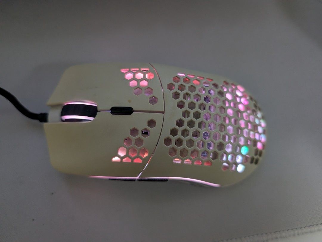 Glorious Model O Wired Gaming Mouse White Honeycomb Lightweight469399855725946882