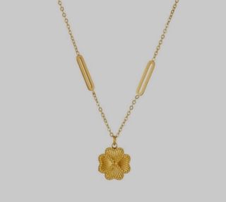 (Category: ) located in . Submitted by buysellcloset (Listing ID 1441099698, Image 1). Description: .