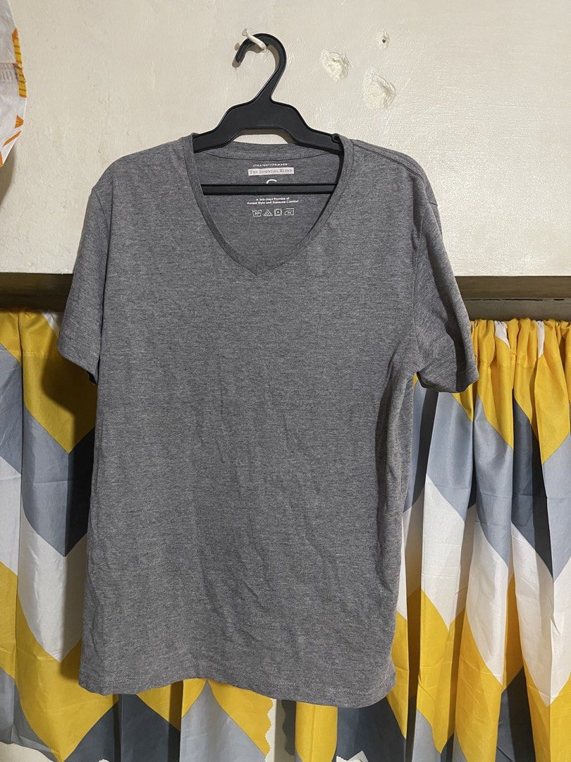 Gray basic top (Category: Shirts) located in Manila. Submitted by krstn.cloud (Listing ID 1441135533, Image 1). Description: Condition: 10/10 Size: S-L.