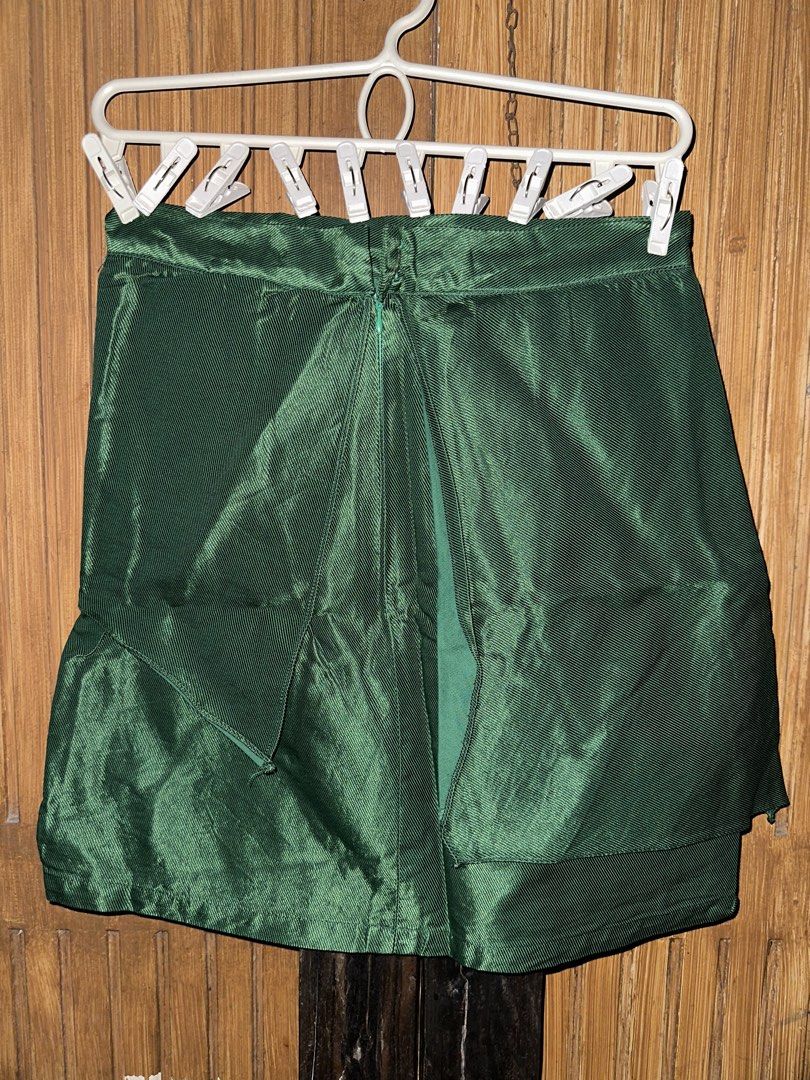 Green Silky Skirt with Layered Hem (Category: Skirts) located in Taguig. Submitted by lovedbym.sell (Listing ID 1441001423, Image 2). Description: Waist: 30 in Length: 19 in RFS: decluttering.