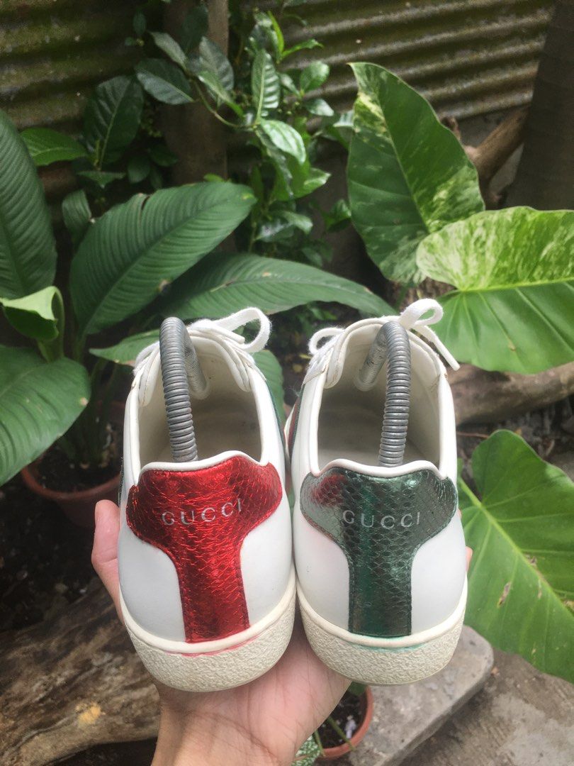 Gucci Ace Bee Sneakers White Red Green (Category: Sneakers) located in Talisay. Submitted by unscreamys07 (Listing ID 1440961623, Image 3). Description: Gucci Ace Bee White Leather Sneakers 📍: TALISAY CITY, NEGROS OCCIDENTAL, PH 🇵🇭 🚛: J&T OR FLASH EXPRESS/LBC/PICK UP/. DROP OFF BELLA 🎫: GCASH (PAYMENT FIRST) •Very Good Condition •Size: 36 •9/10 Color Rate •Ready To Wear .
