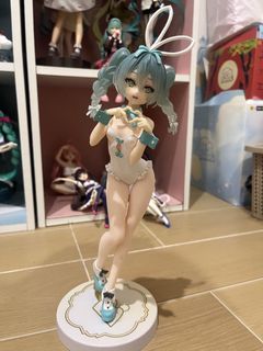 (Category: ) located in . Submitted by lilischein (Listing ID 1441120246, Image 1). Description: .