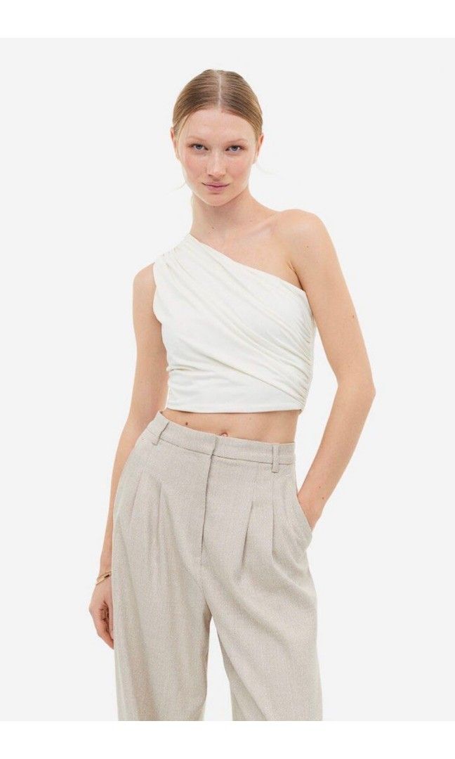 H&M One Shoulder Top White XS (Category: Sleeveless) located in Caloocan City. Submitted by legit_store (Listing ID 1441122394, Image 1). Description: .
