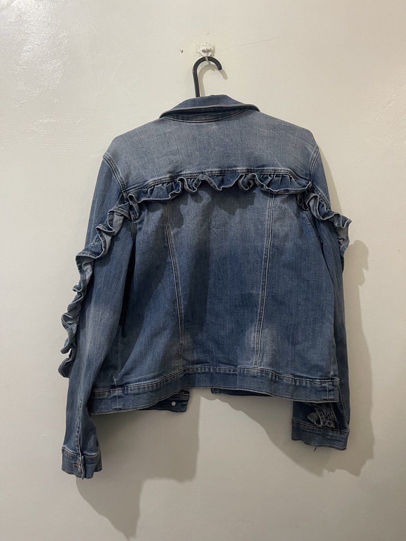 INC International Concepts Ruffled Denim Jacket XL (Category: Coats, Jackets and Outerwear) located in Caloocan City. Submitted by yllainefaith (Listing ID 1441021241, Image 2). Description: - INC International Concepts blue denim jacket - Unique ruffle details on sleeves and back - Button-up front with classic collar - Made from a comfortable cotton blend with stretch - Ideal for layering over outfits.