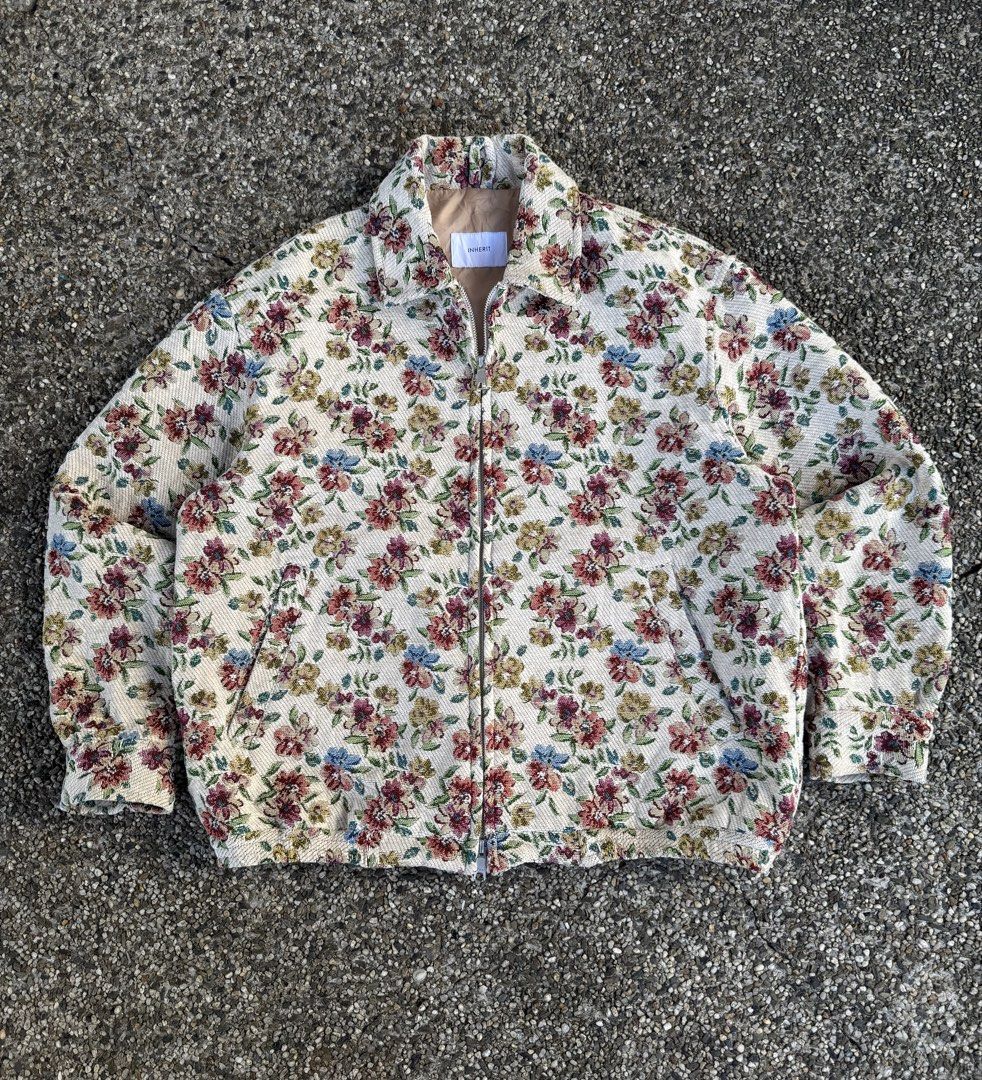 Inherit Double-zip Floral Tapestry Harrington (Category: Coats, Jackets and Outerwear) located in Quezon City. Submitted by though.bare (Listing ID 1441126046, Image 1). Description: Fits on L up to XL for Men In good, lightly worn condition. No major flaws. Width : 25.5" Length : 26" Sleeve : 22.5" Shoulder : 21" No-when worns. Listings not marked sold/reserved are available. These are preloved/used items, manage expectations. Visit my profile f
