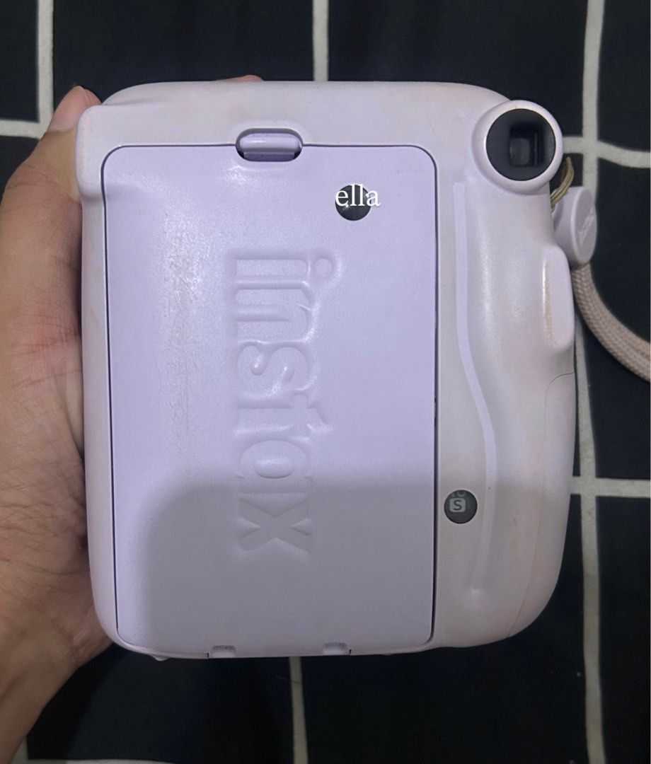 Instax Mini 11 (Category: Cameras) located in Quezon City. Submitted by spicynoodleszup (Listing ID 1441083835, Image 3). Description: Check photos to see the cam condition. Hindi na nagagamit kaya naluma na but u can buy case to make it presentable again naman or deep clean lang. But when it comes sa mismong camera SOLID 10/10 working. Alkaline battery W box.