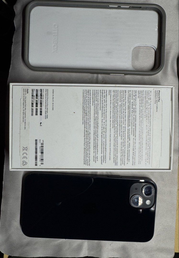 iPhone 14 Plus (Category: iPhone 14 Series) located in Manila. Submitted by kidans (Listing ID 1441111828, Image 1). Description: Screen protected and cased since day 1. Open line and with original box. 75% battery health .
