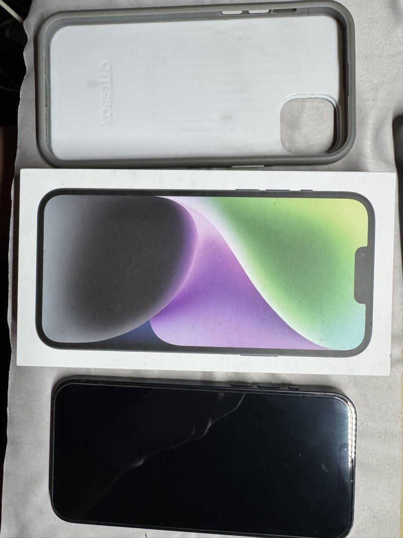 iPhone 14 Plus (Category: iPhone 14 Series) located in Manila. Submitted by kidans (Listing ID 1441111828, Image 2). Description: Screen protected and cased since day 1. Open line and with original box. 75% battery health .