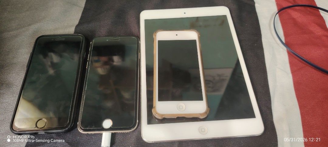 Iphone 6/6s Ipad MINI 5th ipod 5th (Category: iPhone 6 Series) located in Aguinaldo. Submitted by thrifty_cool (Listing ID 1440990283, Image 1). Description: Selling these as a set! With issues po so BUY AS IS. ₱4500 (negotiable) Payment FIRST Location: Km4 LTB Iphone 6s issue: touchpad. Iphone 6 issue: touchpad and ung sa screen. hindi marecognize ang lower portion ng screen Ipad Mini 1st Gen issue: Activation Lock Ipod Touch 5th Gem Ayaw mag-on