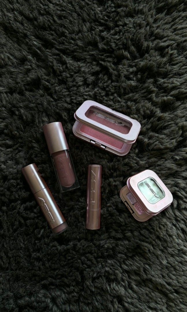 Issy Cowgirl Collection (Category: Makeup) located in Manila. Submitted by milocookiepie (Listing ID 1441023268, Image 1). Description: These are all brand new..