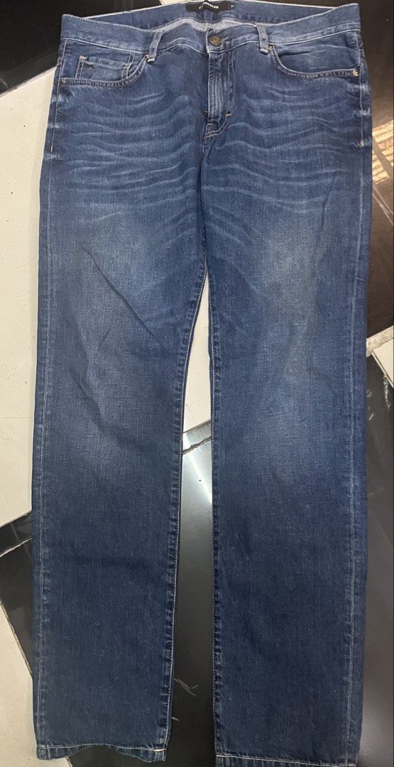 J Linderberg (Category: Jeans) located in Manila. Submitted by diff_variethings_official (Listing ID 1441026980, Image 1). Description: .