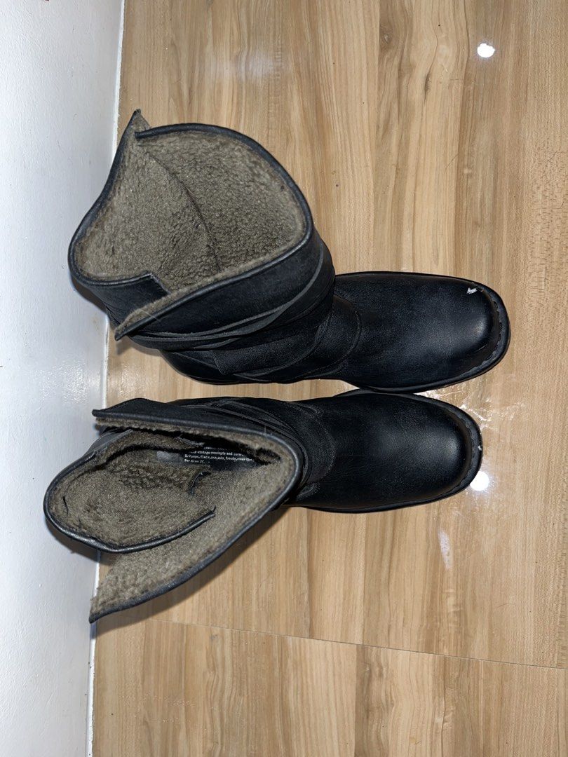 Jeffrey Campbell Leather Buckle Strap Boots with Fur Lining (Category: Boots) located in Angeles City. Submitted by thriftsij (Listing ID 1440975886, Image 3). Description: - Black leather boots Jeffrey Campbell Leather Buckle Strap Boots - Size 39 - Buckle strap details - Cozy fur lining inside - Soles show some wear - Ideal for colder weather NEGOTIABLE! meetups or shipping! mop: cash, gcash, bank trans.