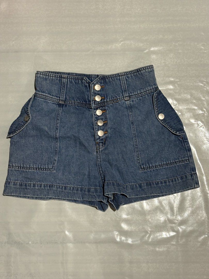 Just G highwaist denim short (Category: Shorts) located in Rizal. Submitted by llaayy_ (Listing ID 1441137953, Image 3). Description: Just G highwaist denim short Size 27 Used once.