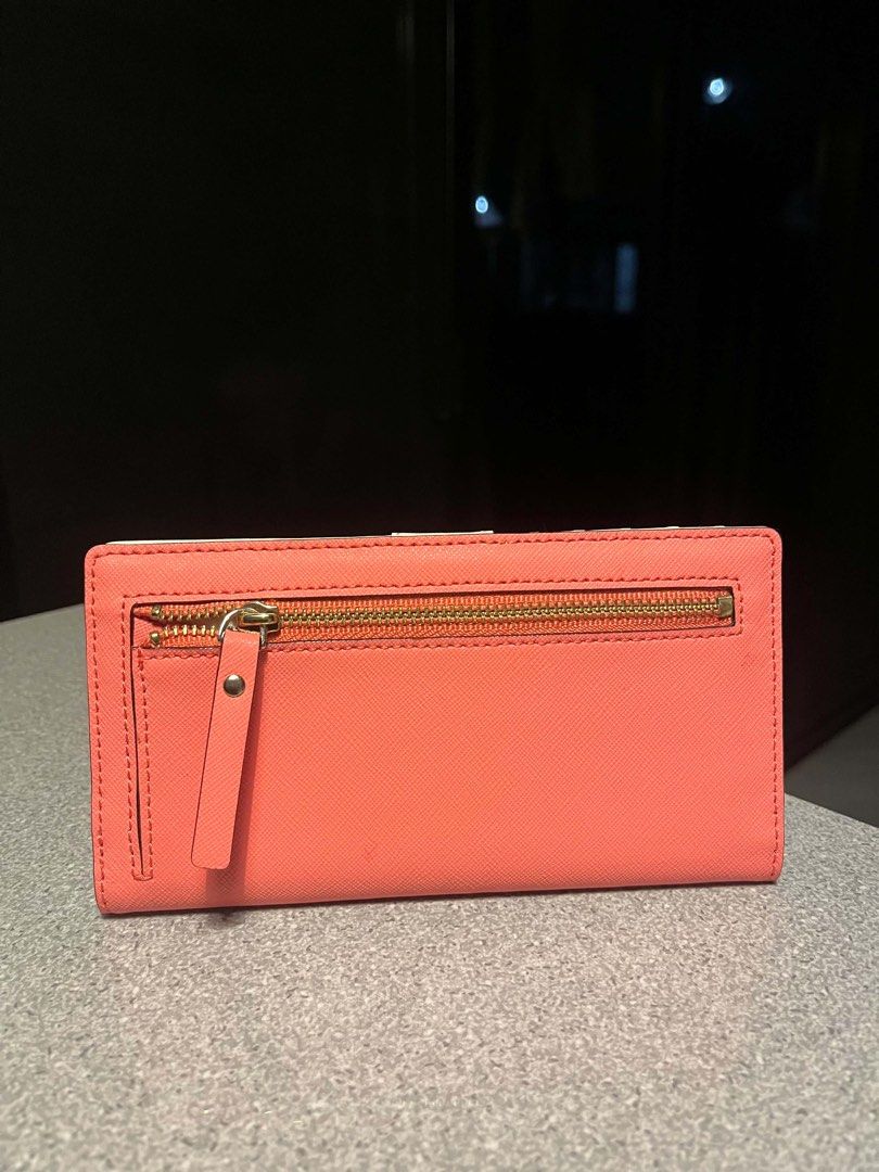 Katespade long wallet (Category: Wallets & Card holders) located in Bulacan. Submitted by everythinggood26 (Listing ID 1441126003, Image 3). Description: .