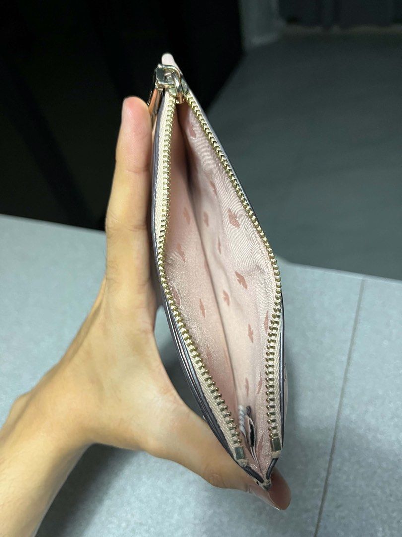 Katespade medium slim wallet (Category: Wallets & Card holders) located in Bulacan. Submitted by everythinggood26 (Listing ID 1441125865, Image 3). Description: .
