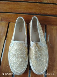 (Category: ) located in . Submitted by beautyandthriftfinds (Listing ID 1440998709, Image 1). Description: .