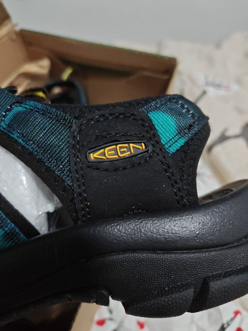 Free delivery Keen jasper 2 Sandals - Black/Green - New (Category: Sandals) located in Singapore. Submitted by nata_finds_sg (Listing ID 1434819521, Image 3). Description: - Brand new Keen Newport H2 sandals - Black and green colourway - Comes with original tags and box - Perfect for outdoor activities and casual wear - Durable and comfortable design.