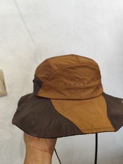 (Category: ) located in . Submitted by bsb.streetluxvintage.clothing (Listing ID 1440976588, Image 1). Description: .