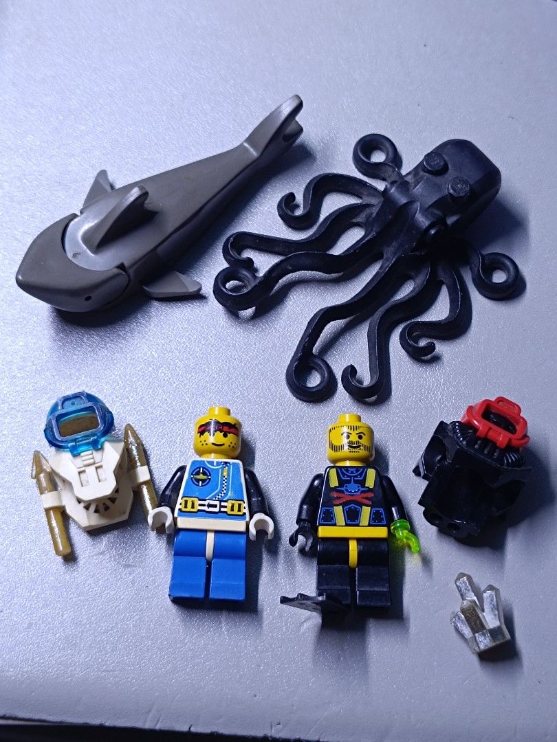 Lego Vintage Aquazone Lot (Category: Lego & Building Sets) located in Makati City. Submitted by bhamog21 (Listing ID 1441104796, Image 1). Description: Condition: Used but still good clutch power on joints, No cracks, Broken hook, Faded chrome MOP: GCash, Cash if meetup Location: Makati .