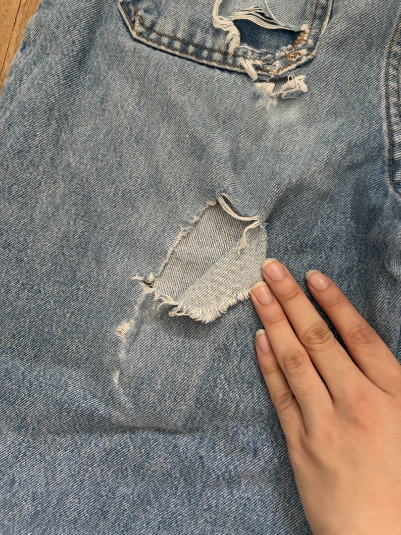 MANGO wide leg culotte jeans light wash (Category: Jeans) located in Las Pinas. Submitted by butterbeam (Listing ID 1440975009, Image 3). Description: MANGO CULOTTE WIDE LEG JEANS - PHP200 - Light wash denim jeans - Wide leg cut - Ripped details on front and back pockets - has small rip at the back RFS: decluttering, can’t fit anymore MOP - GoTyme, BPI, GCash MOD - Same day delivery, GGX, LBC.