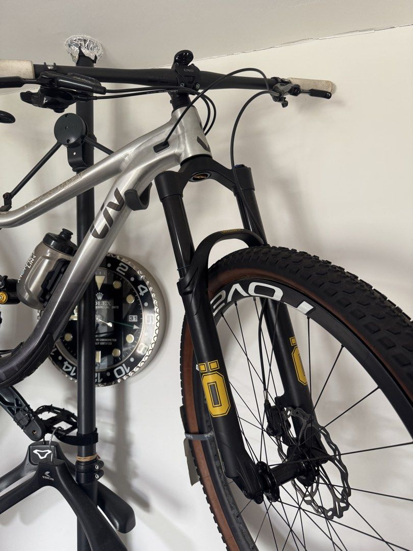 LIV Pique 29” S size GX eagle with Roval Carbon wheelset (Category: Bicycles) located in Singapore. Submitted by coconutj (Listing ID 1441064829, Image 1). Description: - LIV Pique S size - SRAM GX eagle drivetrain Chain ring 32T,cassette 10-50T - SRAM Level TL brake set - Roval Control 29” Carbon Wheelset XDR body - Ohlin suspension fork and rear shox - Giant dropper post My friend say this bike worth $3500 at least Negotiable for serious buyer 