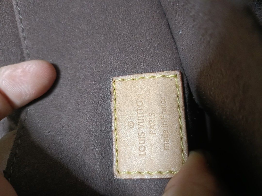 Louis Vuitton (Category: Luxury Bags & Wallets) located in Santa Rosa. Submitted by babylen11 (Listing ID 1440968827, Image 3). Description: Louis Vuitton pochet Metis monogram change sling. vintage.