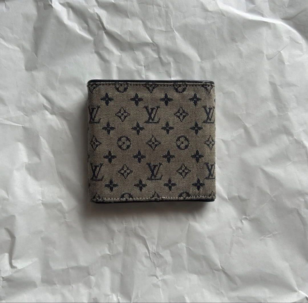 Louis Vuitton Monogram Canvas Bifold Wallet (Category: Luxury Bags & Wallets) located in Manila. Submitted by shopjprt (Listing ID 1441056966, Image 3). Description: Item: LV Monogram Mini Lin Wallet Size: 5”x4.5” Condition: 9.5/10 In pristine condition, needs cleaning lang Mine: 5k +sf.