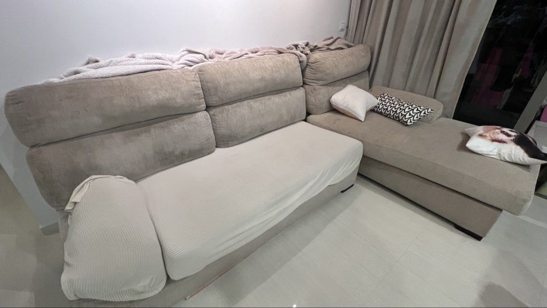 L-shaped Sectional Sofa with Chaise (Category: Sofas) located in Singapore. Submitted by johnny.v (Listing ID 1441008237, Image 1). Description: - Comfortable L-shaped sectional sofa - Upholstered in neutral beige fabric - Ideal for living rooms or larger spaces - Length 2.8m.