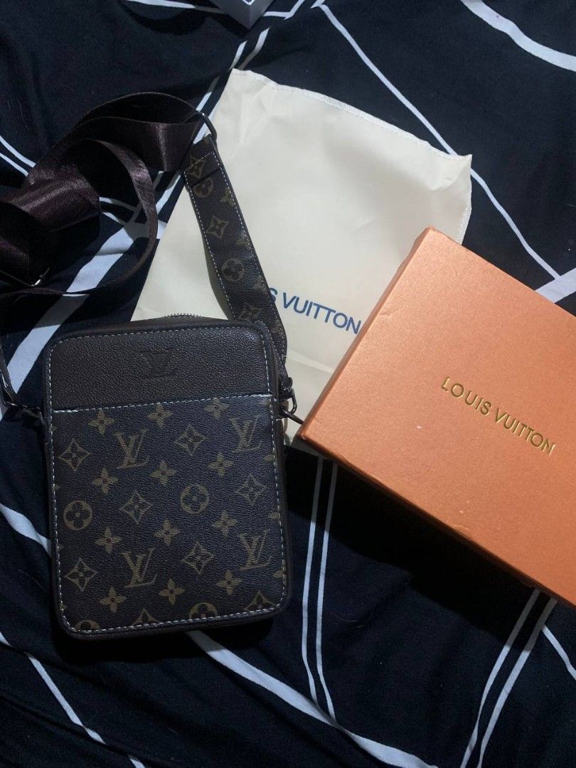 LV MONOGRAM CROSSBODY (Category: Luxury Bags & Wallets) located in Baguio. Submitted by dnjthriftshop (Listing ID 1441091110, Image 1). Description: CODED W/ BOX NEGO.