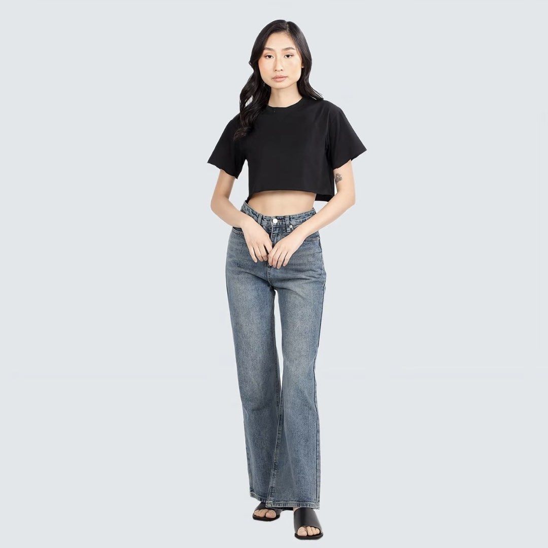 Mantou Anika Straight Jeans (Category: Jeans) located in Makati City. Submitted by online.deklatera (Listing ID 1441147462, Image 2). Description: -Mantou Anika Straight Jeans - Hard denim! - Size: Small (25) Pm for more photos!.