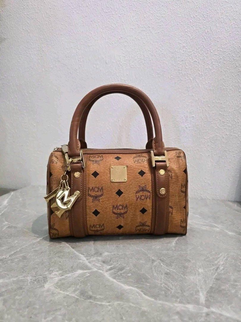 MCM mini (Category: Luxury Bags & Wallets) located in Davao. Submitted by cleorodin68014 (Listing ID 1440963113, Image 1). Description: Mcm mini good condition .