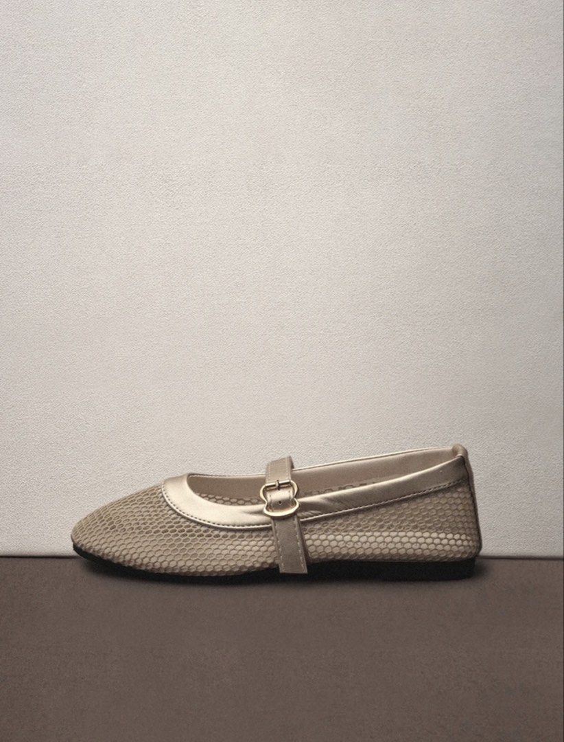 MESH FLATS MARY JANE (Category: Flats & Sandals) located in Quezon City. Submitted by sph.vctr15 (Listing ID 1441137896, Image 2). Description: used once on event size 40.
