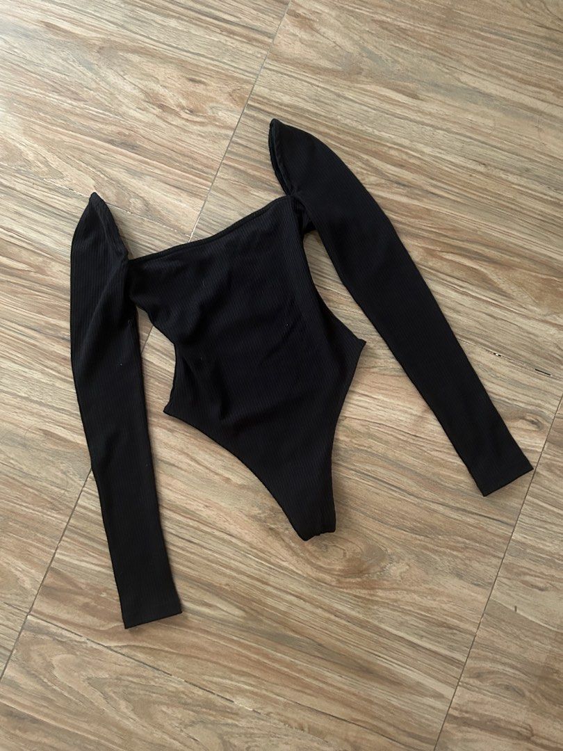 Meshki Black Long Sleeves Squareneck Bodysuit (Category: Others Tops) located in Quezon City. Submitted by the__blanc (Listing ID 1441080566, Image 2). Description: .