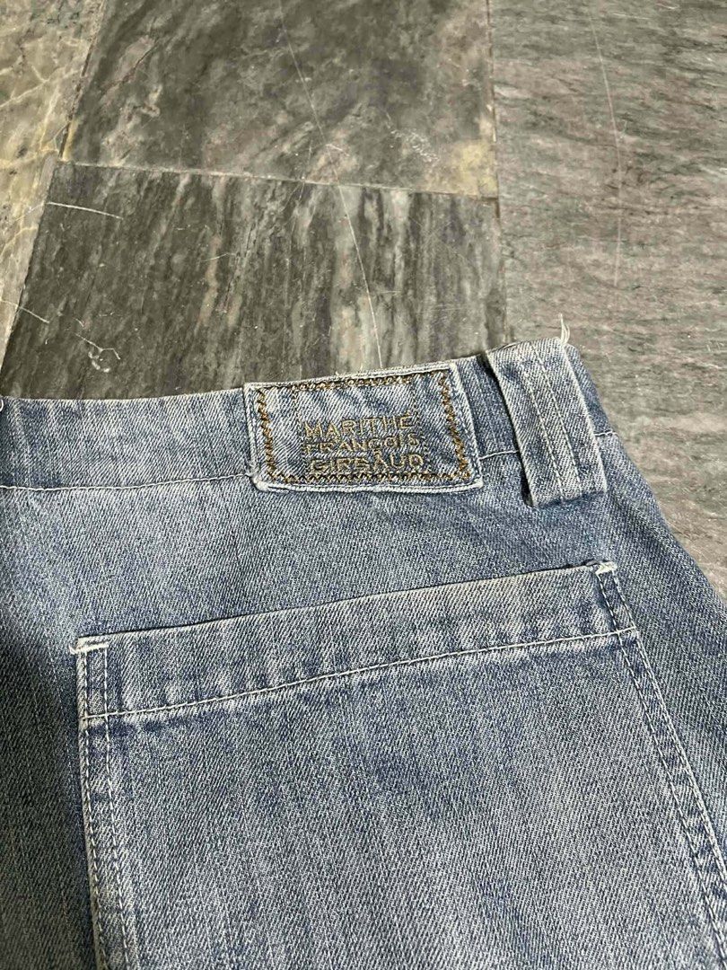 M+FG Francois Girbaud Shuttle Strap Jorts (Category: Shorts) located in Daet. Submitted by dr.sourcexd (Listing ID 1441081224, Image 3). Description: (I AM STILL LOOKING FOR BEST OF BEST OFFERS!) - Light wash denim cargo shorts - Features M+FG logo tape detail on legs - Button and zip fly closure - Multiple functional pockets - Classic denim with a streetwear edge - Perfect for casual everyday wear.