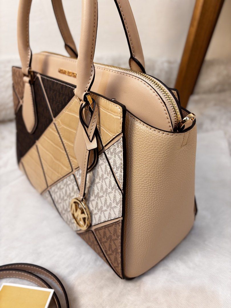 Michael Kors Marilyn Patchwork Satchel Bag (Category: Luxury Bags & Wallets) located in Muntinlupa City. Submitted by yangchic (Listing ID 1441020700, Image 3). Description: ✔️💯% Authentic Item ✔️💯% Looks Like New Condition ✔️with care card ▫️message for more info and details.