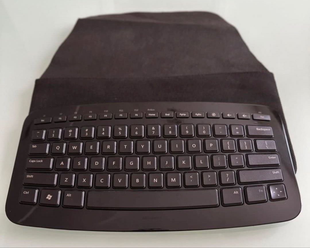 Microsoft Arc Keyboard Model 1392 Wireless - Qwerty469398013399552000