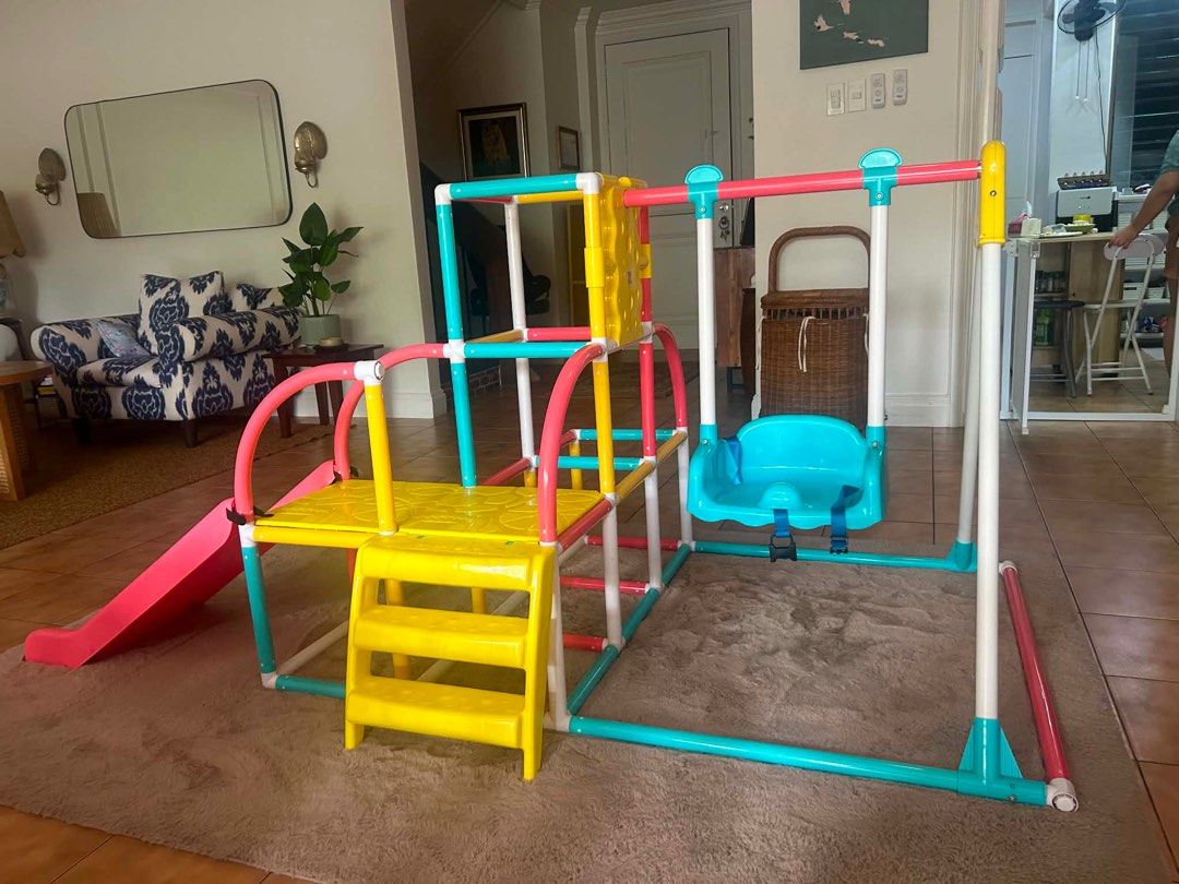 Mini Playground Set (Category: Infant Playtime) located in Makati City. Submitted by sheheynnn_ (Listing ID 1441045912, Image 1). Description: Selling my niece playground set, big girl na kaya bebenta na. Location: Ecology Village, Makati .